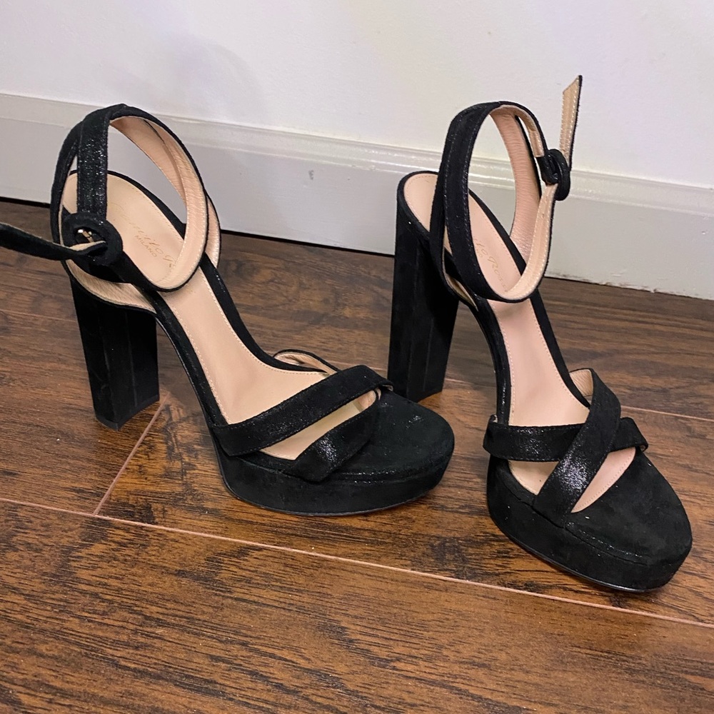 Gianvito Rossi black heels